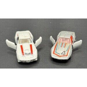 Vintage YatMing 1/64 Diecast Lot of 2 Corvettes – Silver #4 & White Stingray